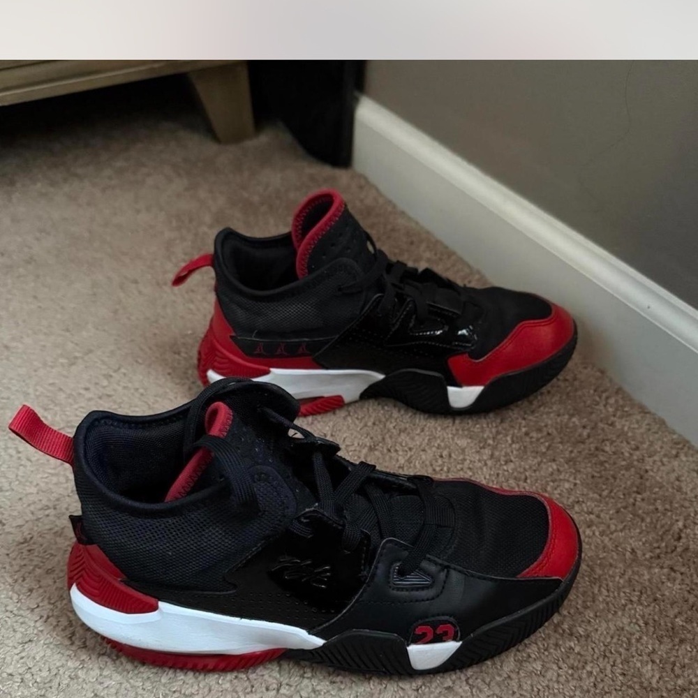 JORDAN STAY LOYAL 2